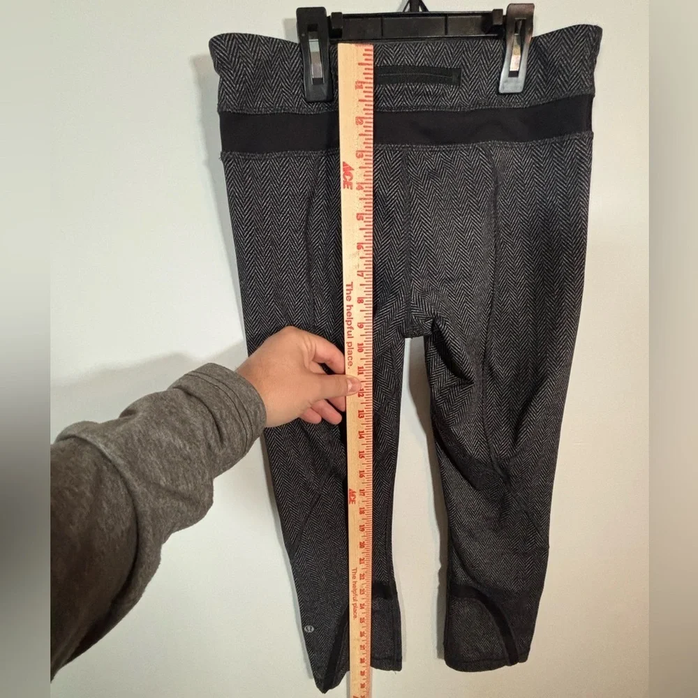 Lululemon Wunder Under Crop Leggings Womens Size 6 Black White Herringbone Print
